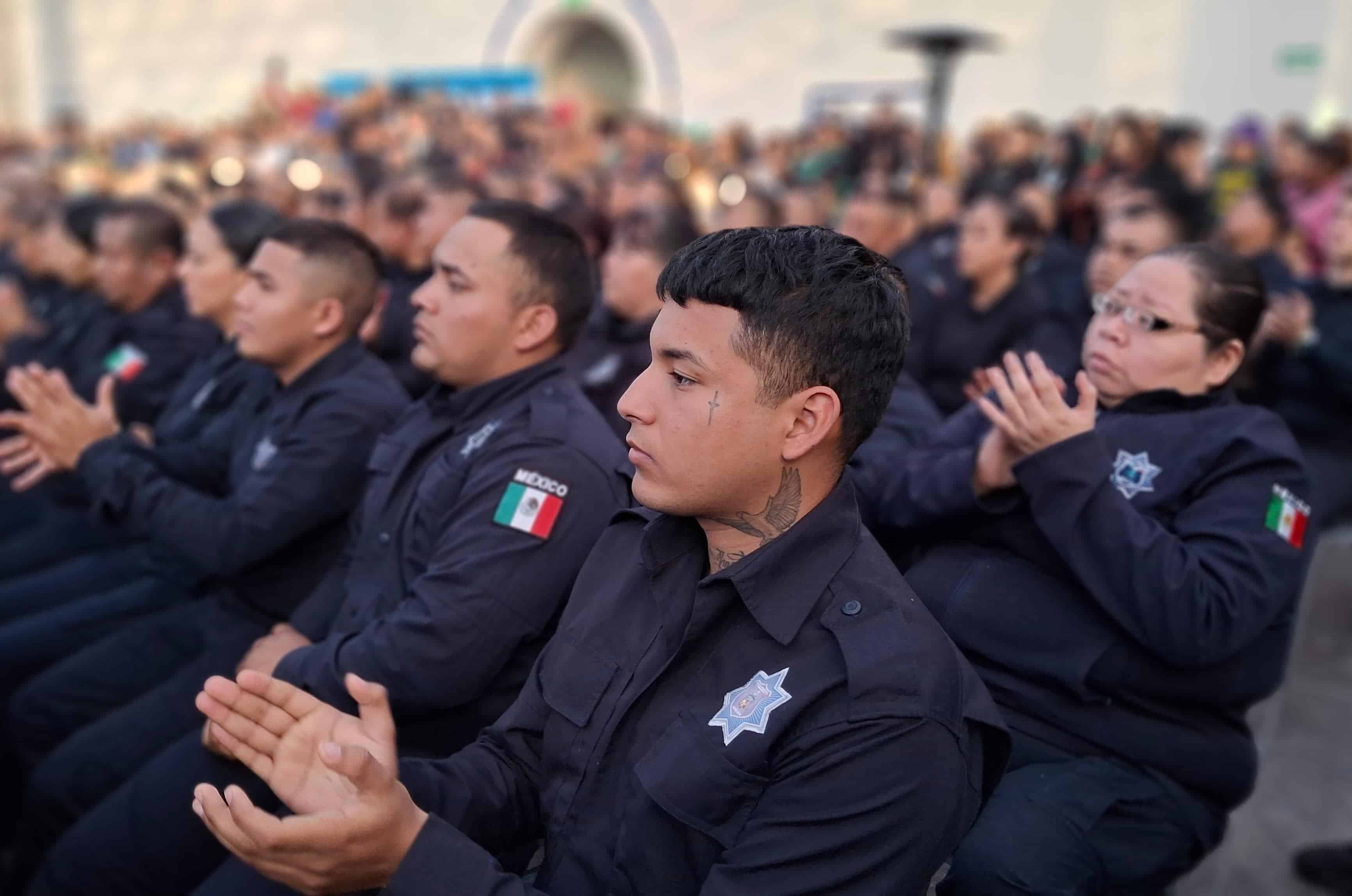 Tres policías señalados por su presunta participación en robos de chatarra en AHMSA regresan a sus funciones dentro de la corporación de Seguridad Pública.