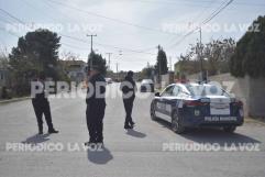 Reciben a Policías con lluvia de piedras