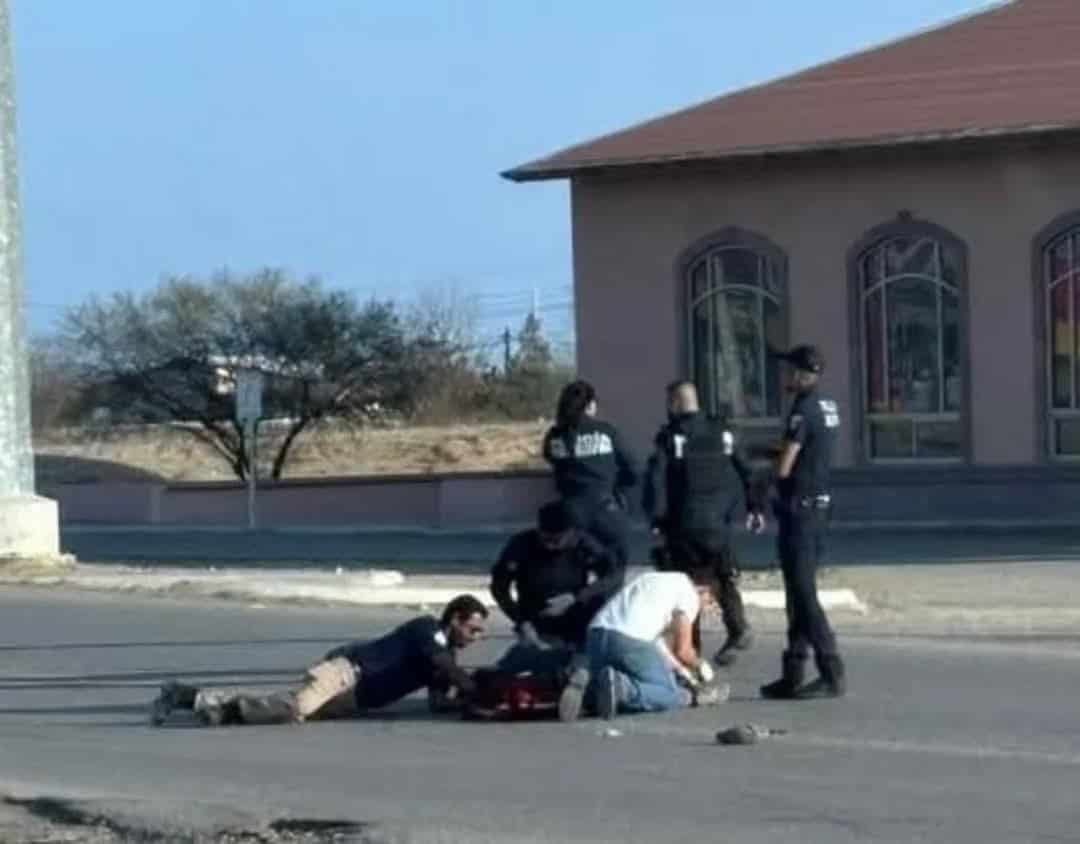 Ciclista es atropellado en Nueva Rosita y sufre heridas de consideración