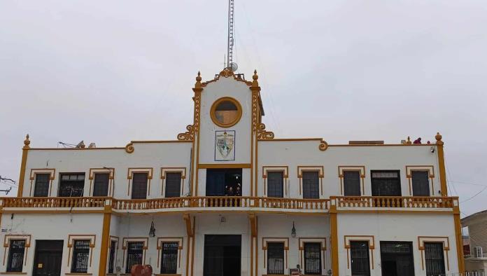 Retiran histórico reloj de Sabinas