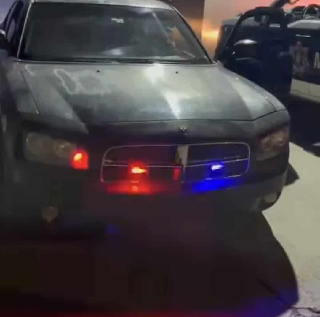 Fiscalía decomisa vehículo en Monclova por portar luces estroboscópicas