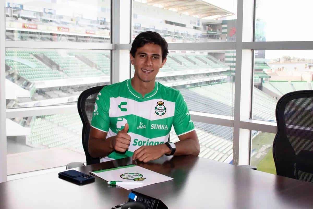 José Juan Macías se quedó sin equipo tras quedar fuera de Santos.