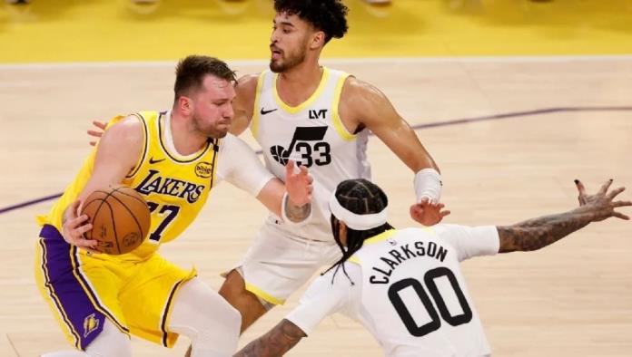 Luka Doncic debuta con los Lakers tras histórico traspaso en la NBA