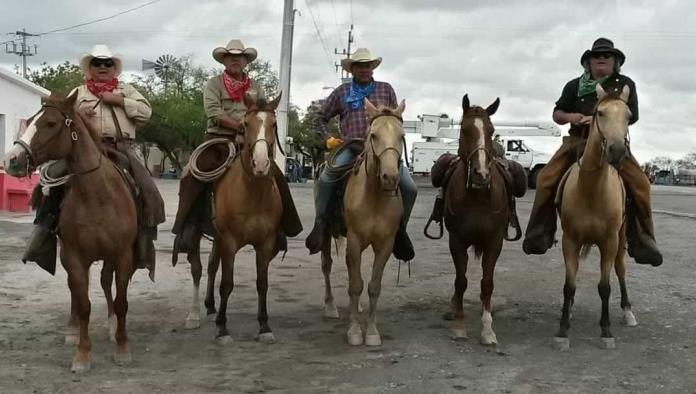 Se preparan jinetes para cabalgata Santo Domingo