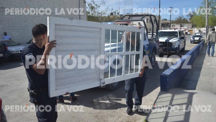 Abandona rata puerta en escape