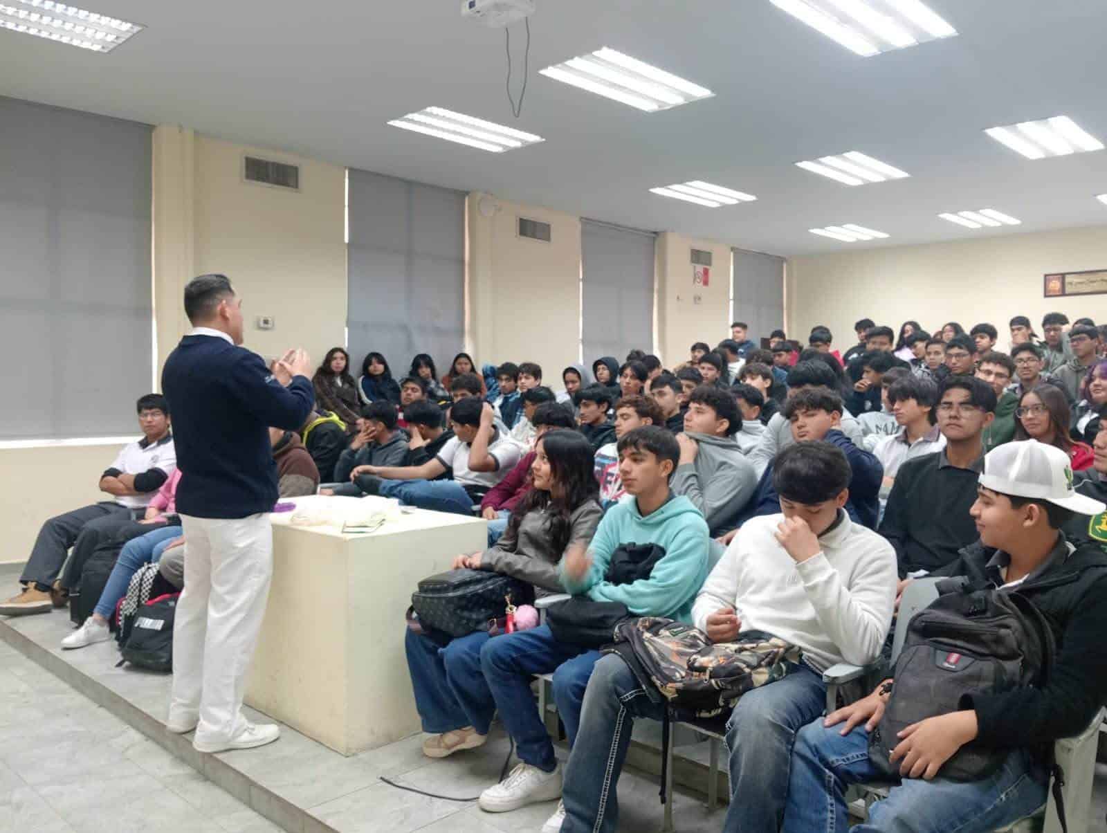 Conmemoran el Día Internacional del Condón con una Charla para Jóvenes en Acuña