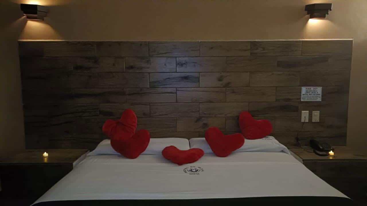Los moteles ya adecuaron las habitaciones para atender a los clientes este 14 de febrero.