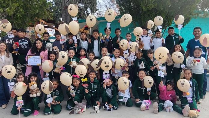 Estudiantes de Nava Promueven Proyecto sobre Perros en Situación de Calle