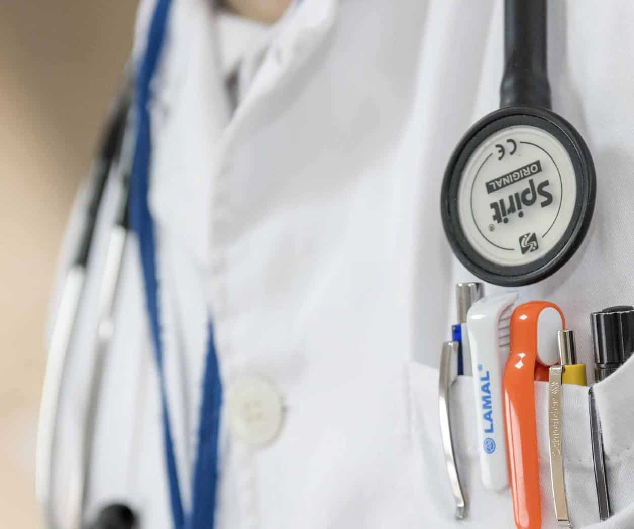 Niños no pueden recibir ayuda médica por órdenes de Trump