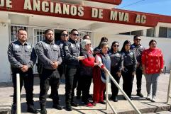 Agentes de la AIC llevan amor y compañía a adultos mayores en San Valentín