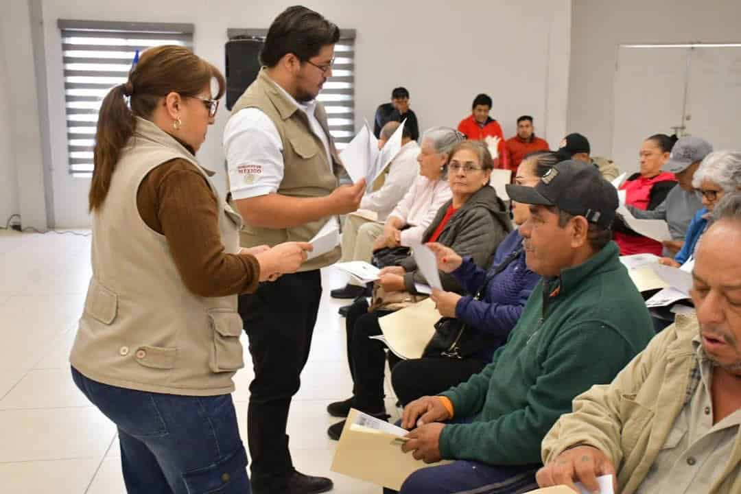 Entregan tarjetas de Mujeres Bienestar en Nava