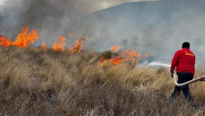 Controlan incendio en San Juan de los Dolores