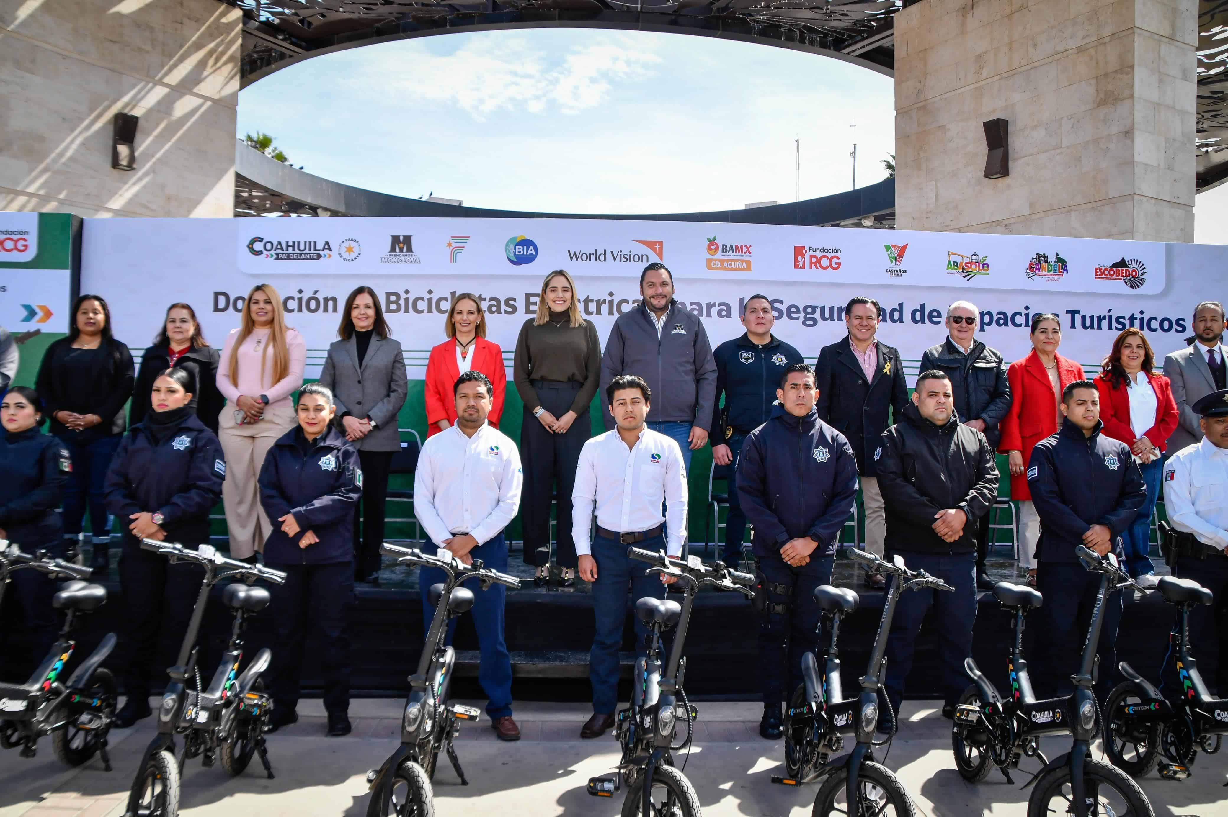 El Alcalde Carlos Villarreal gestionó bicicletas eléctricas para policías de la región centro.