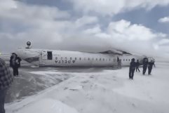 Avión se accidenta en aeropuerto de Canadá