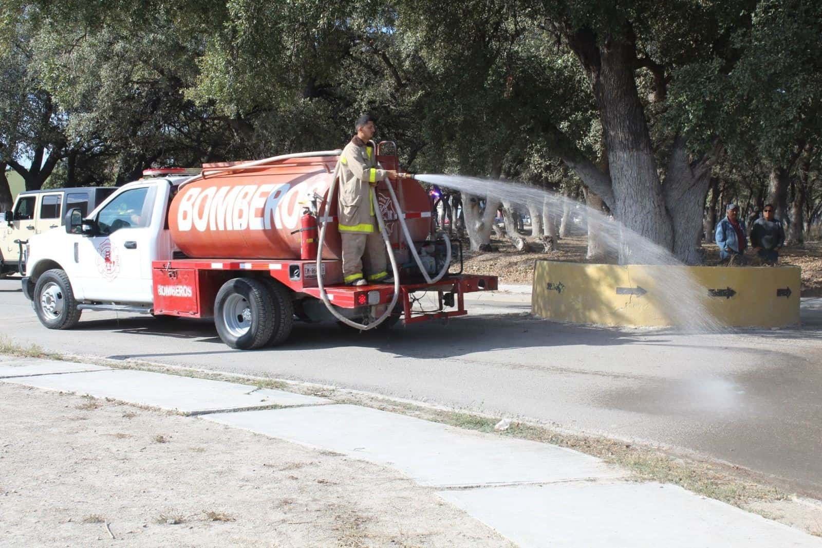 Vecinos de Bosque de Río Escondido se suman a jornada de limpieza