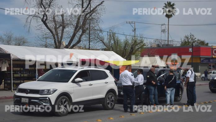 Se ´estampa´ en camioneta