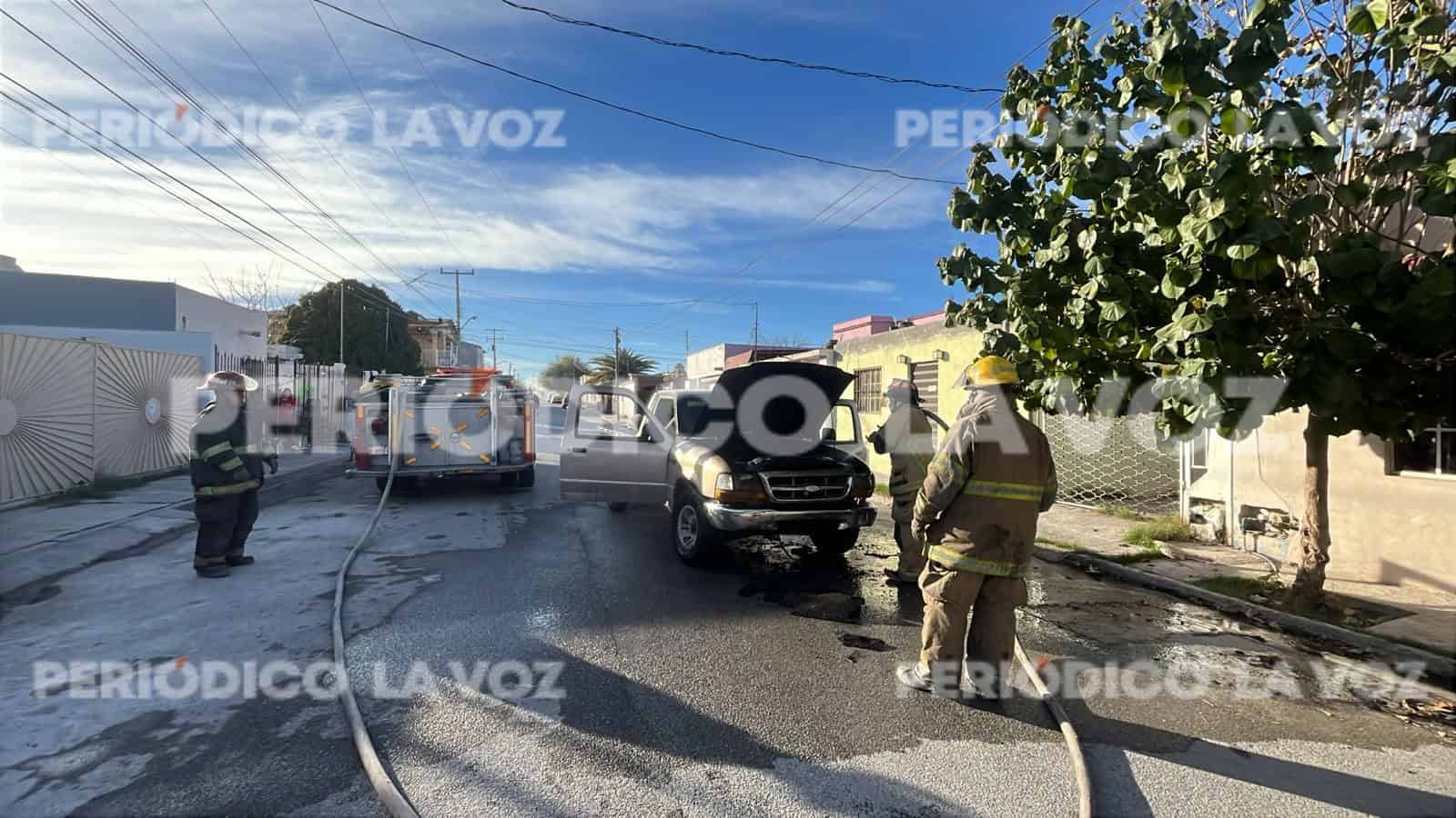 Arde camioneta en la Elsa Hernández