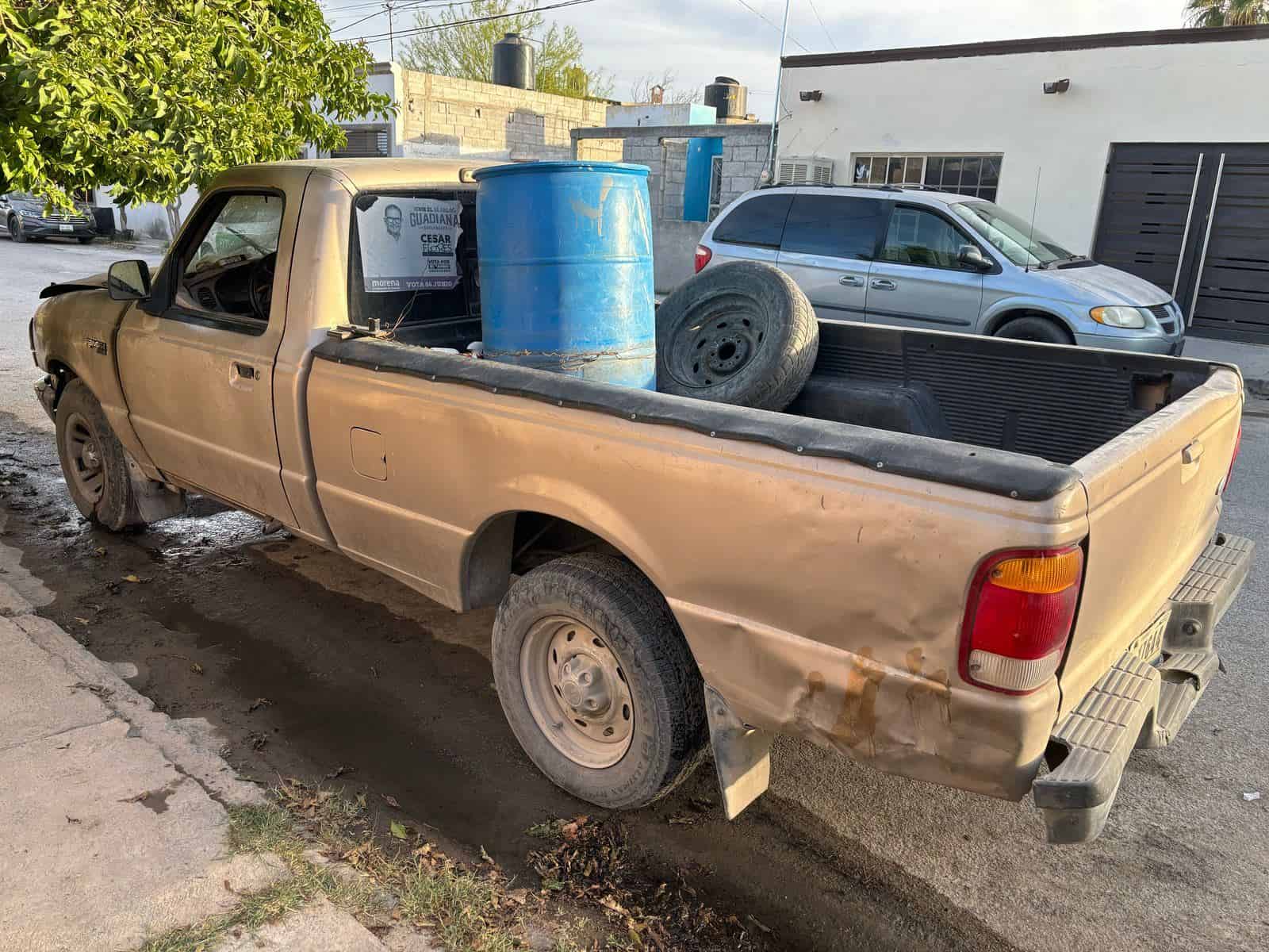 Arde camioneta en la Elsa Hernández