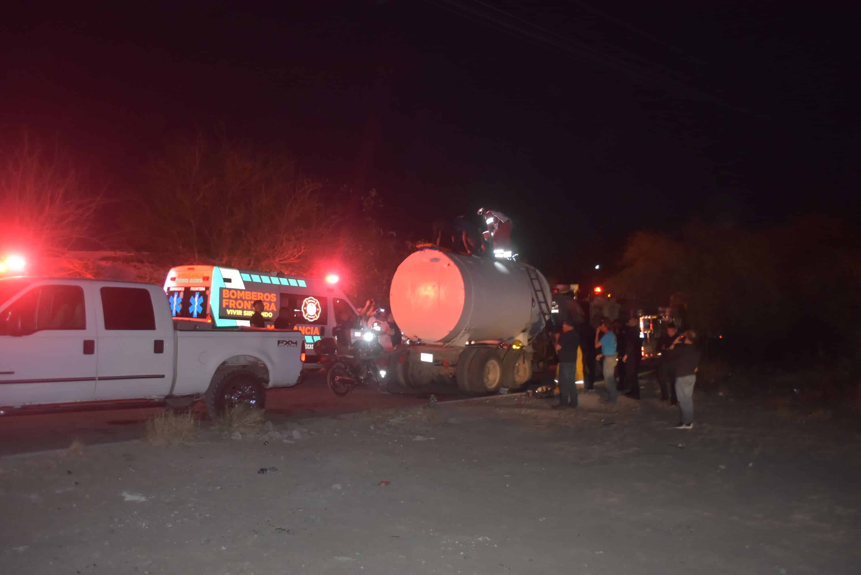 Rescatan a bombero de tanque cisterna