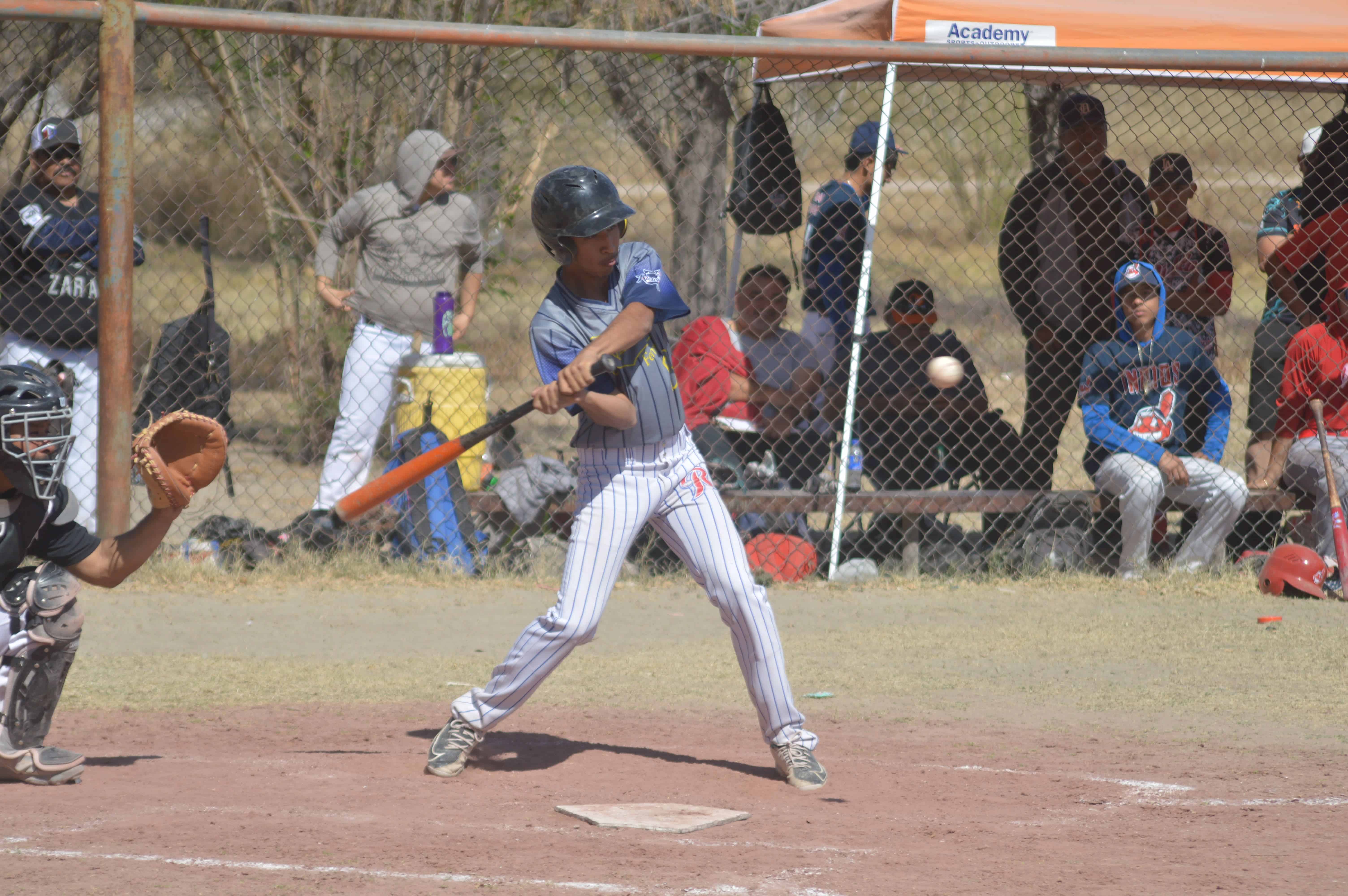 Indios dominó a Cerveceros en la primera serie de la campaña.