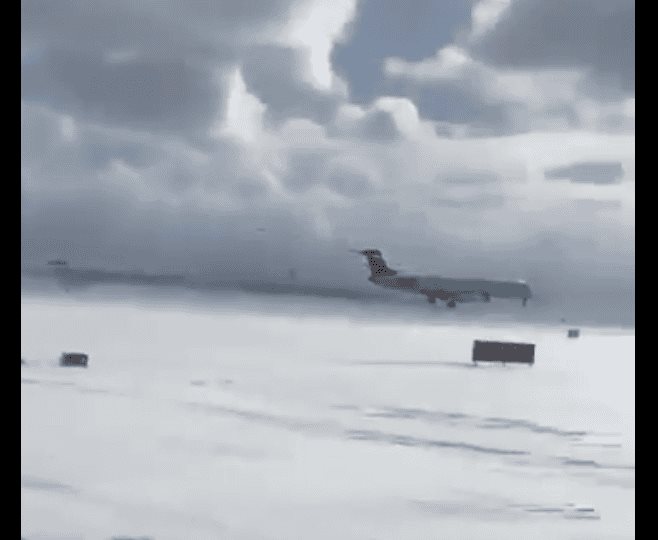Liberan imágenes del accidente aéreo de Toronto Liberan imágenes del accidente aéreo de Toronto