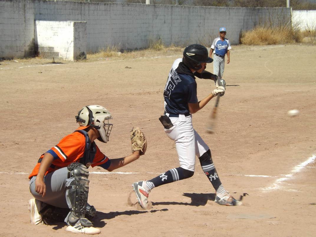 Yankees aseguró el liderato tras vencer a Diablos por pizarra de 5-4, en el cierre del rol normal.