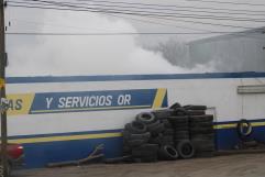 Incendio dentro de empresa de transporte