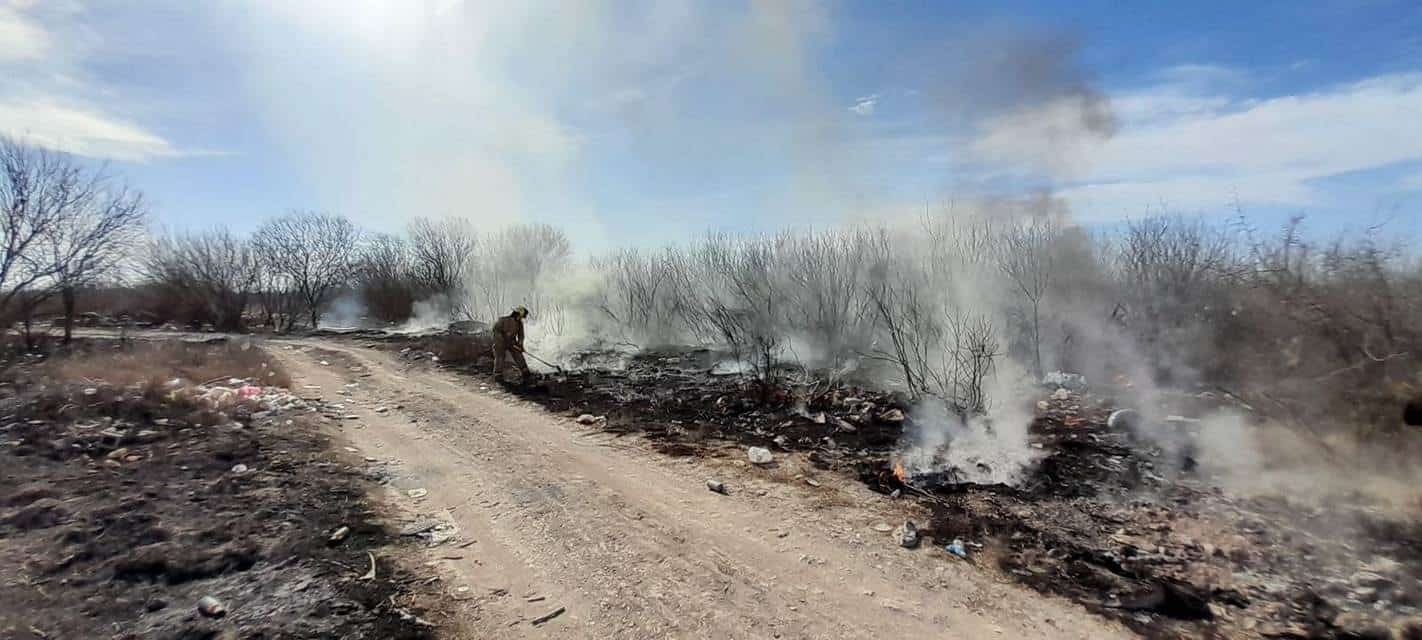 Sofocan incendio en colonia Las Granjas del municipio de Allende