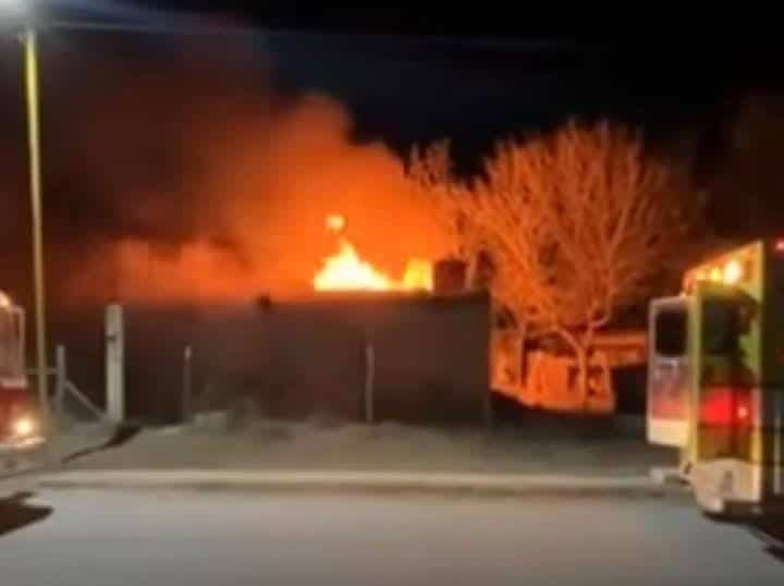 Incendio consume vivienda en ejido Tío Pío