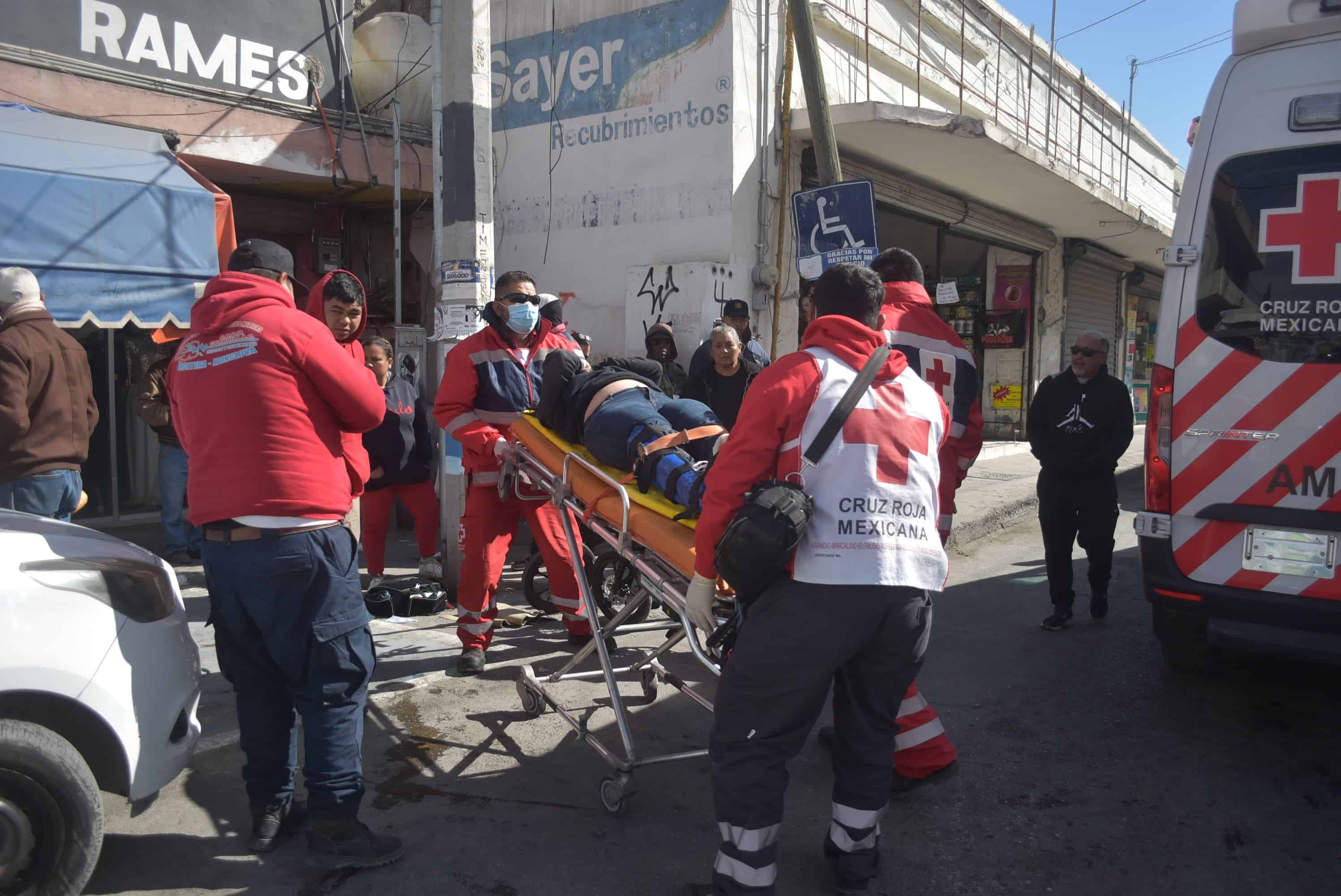 Embiste a mujer con camión de la Guerrero