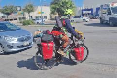 Ciclista francés sigue su camino