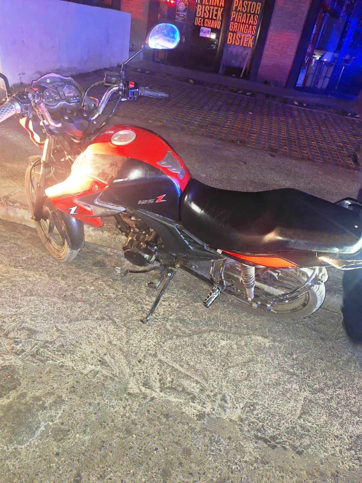 Detienen a ladrones de motocicletas