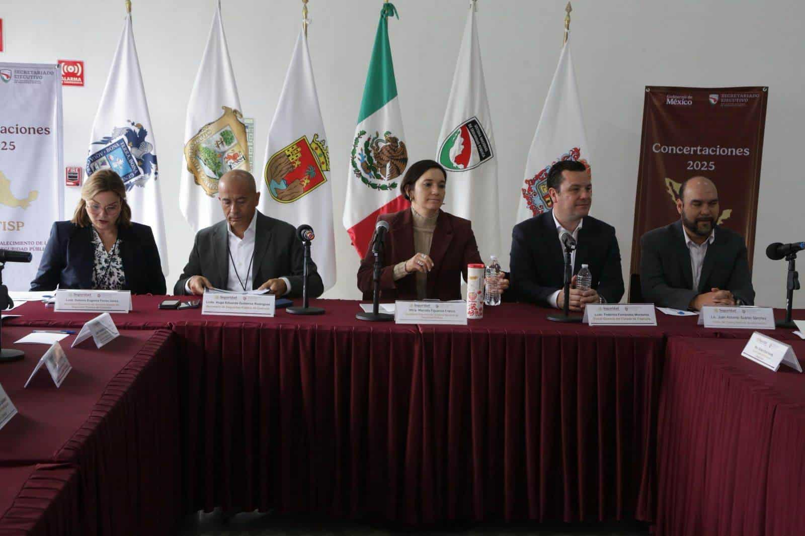 El Fiscal General del Estado, Federico Fernández Montañez, asiste a reunión con la federación.