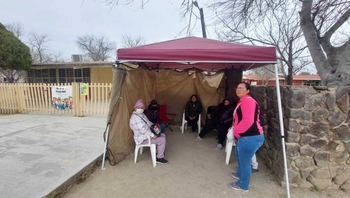 Sigue tomada escuela Lázaro Cárdenas