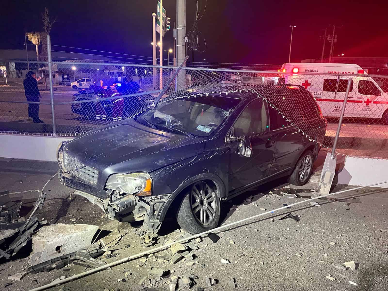 Joven Conductor Choca Contra Barda en la Zona Industrial de Acuña