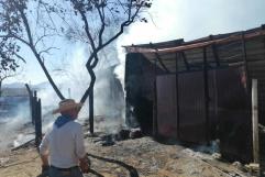 Fuego consume bodega en rancho del Ejido La Cuchilla