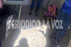 Tumba a mujer mayor con camión de ruta