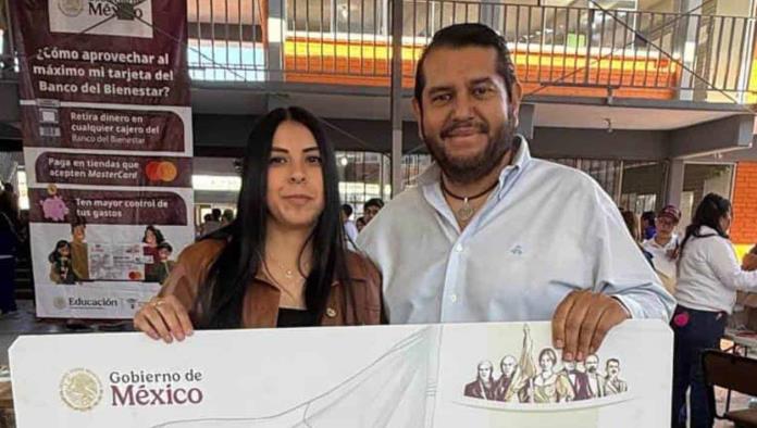 Entregan tarjetas de Beca Universal en Monclova