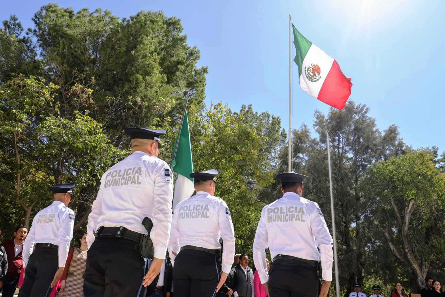 Conmemoran Día de la Bandera