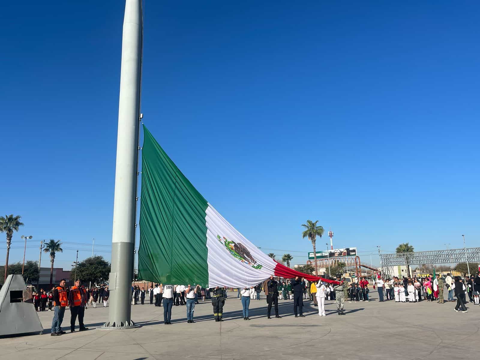 Así fue el Día de la Bandera en Acuña: Homenaje Cívico y Cambio de Banderas