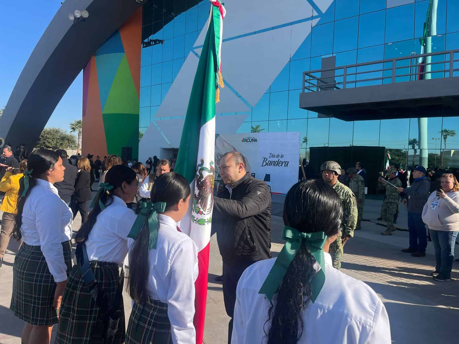 Así fue el Día de la Bandera en Acuña: Homenaje Cívico y Cambio de Banderas