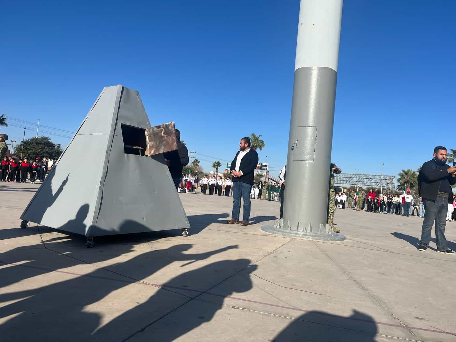 Así fue el Día de la Bandera en Acuña: Homenaje Cívico y Cambio de Banderas