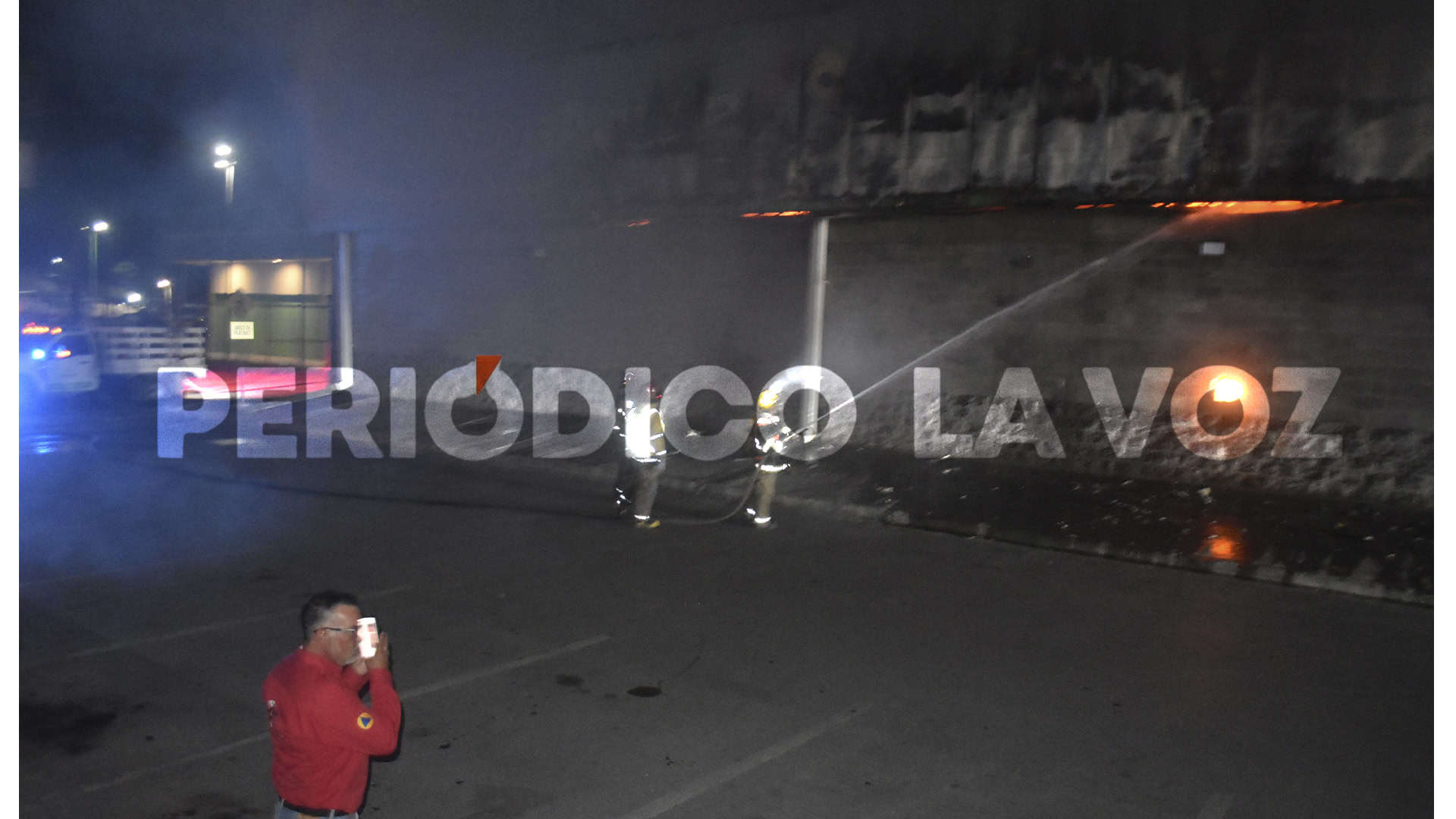 Devora incendio Bodega Aurrera