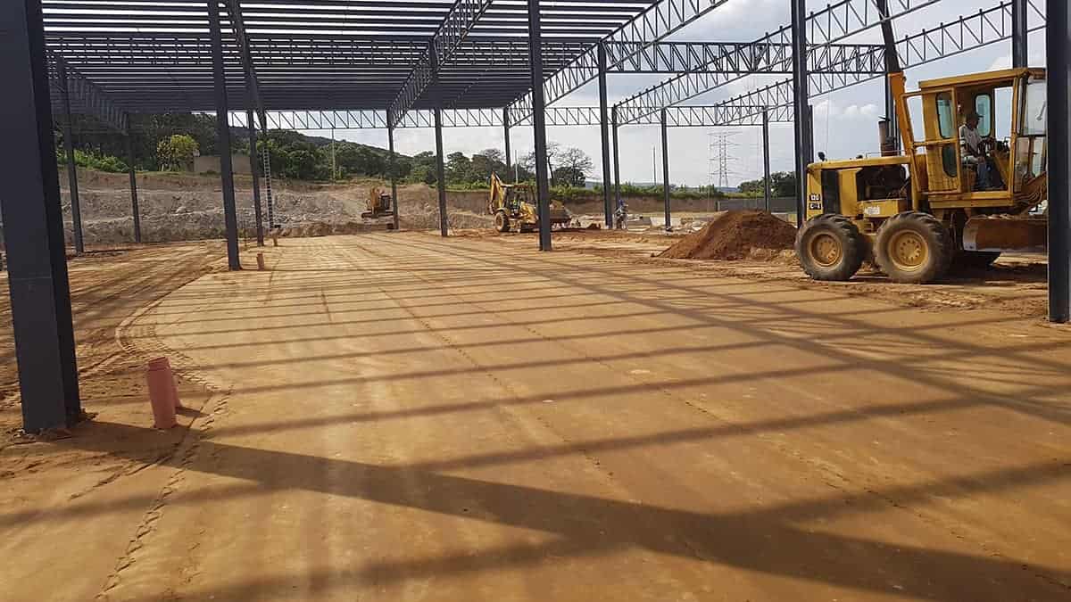 Llaman a constructores a no depender de la reactivación de Altos Hornos de México.