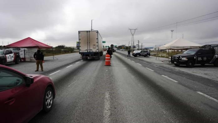 Balean a trailero en la Monterrey – Saltillo