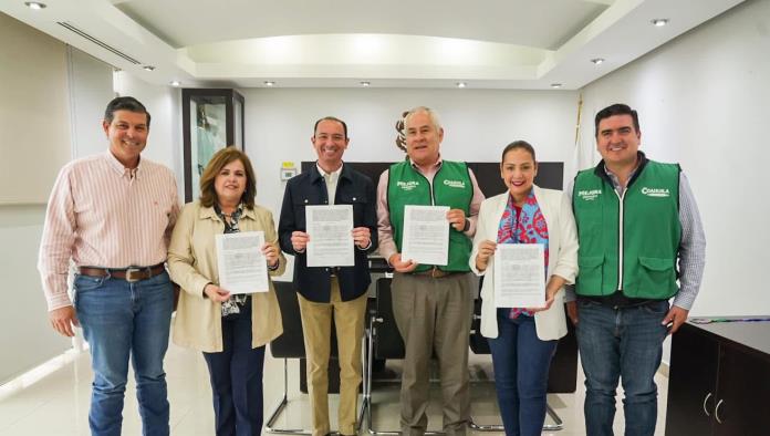 Gobierno municipal y estatal firman convenio para regularización de tierras en Acuña