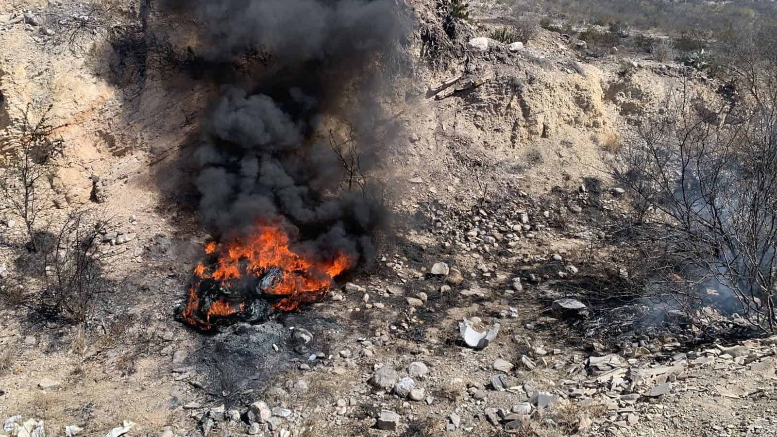 Sofocan Bomberos incendio de maleza