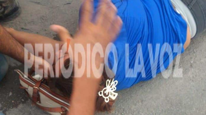 Cae de auto en movimiento Cae de auto en movimiento