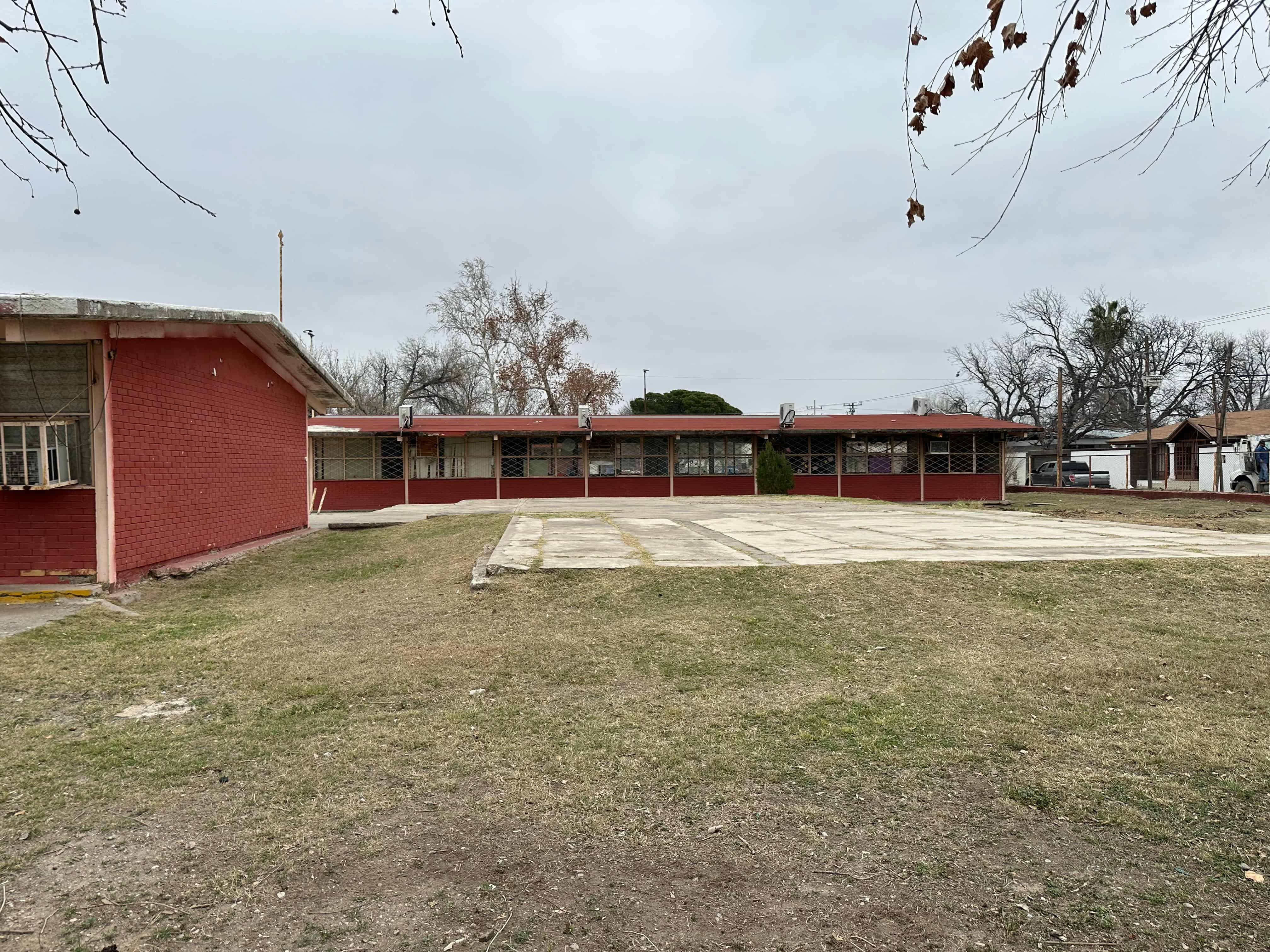 Evacuan a alumnos de dos instituciones educativas por fuga de gas en Piedras Negras