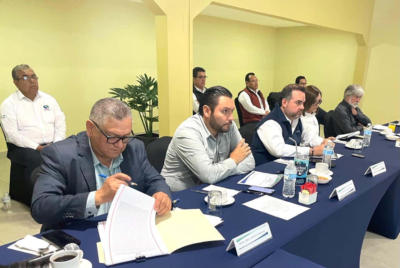 Piden a SIMAS establecer un programa de regularización para Colinas de Santiago y El Campanario.